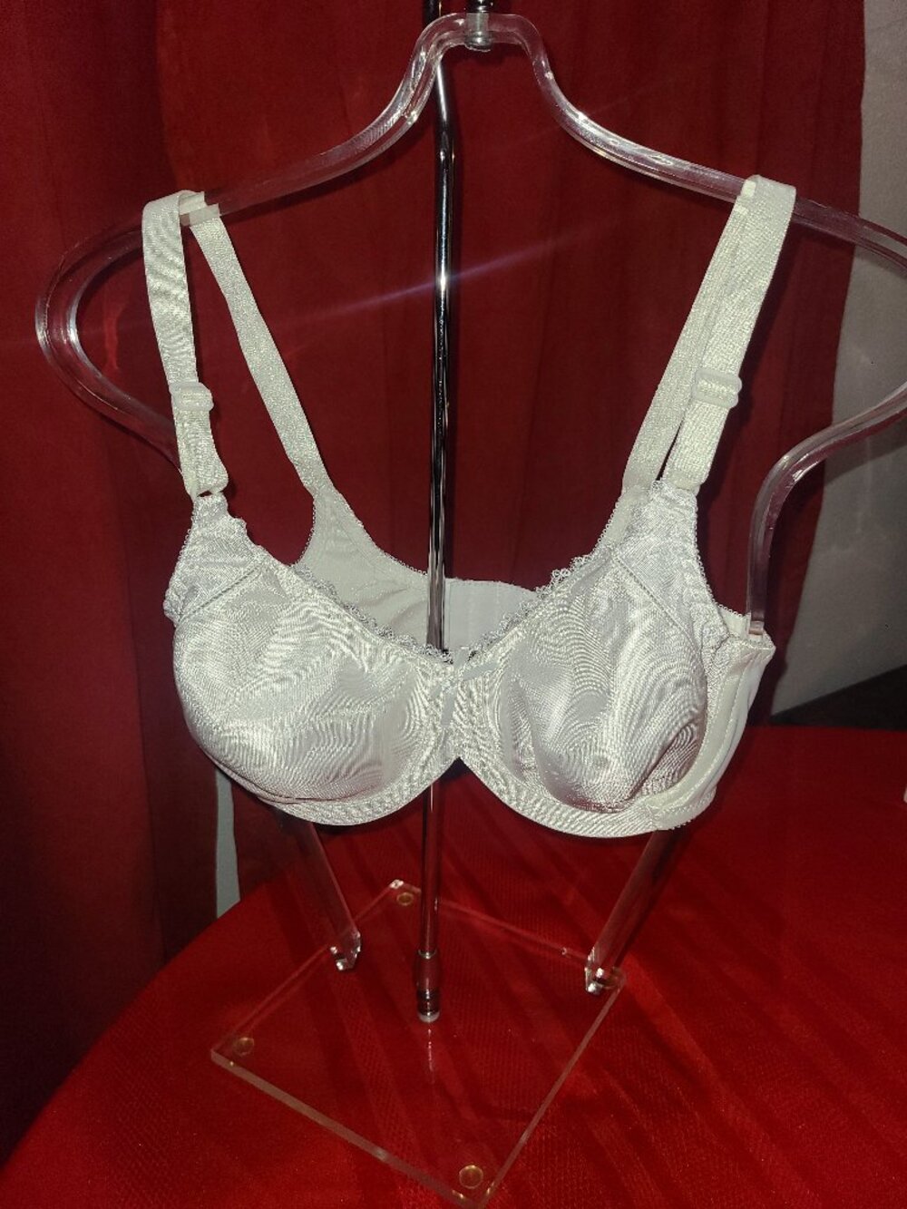 VTG Bali NWT Double Support Bra Women's 3712 White 32C Seamless Underwire Bra